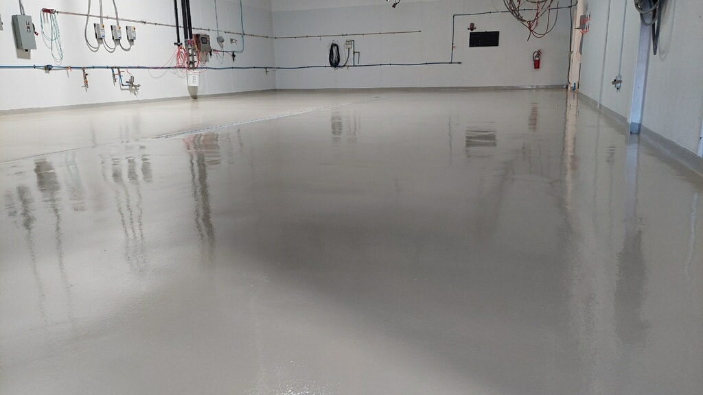 Solid color epoxy on a warehouse floor